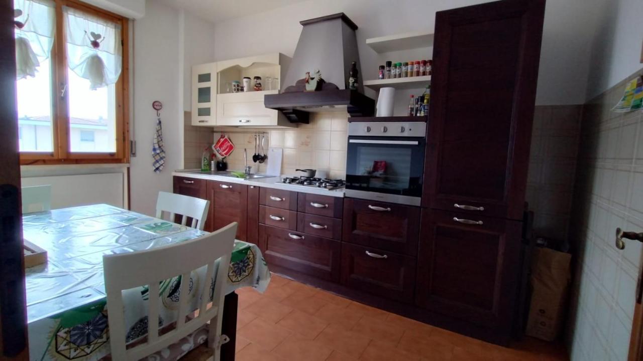 Appartamento La Casa Dei Viaggiatori - Viareggio - Posto Auto Gratuito Esterno foto